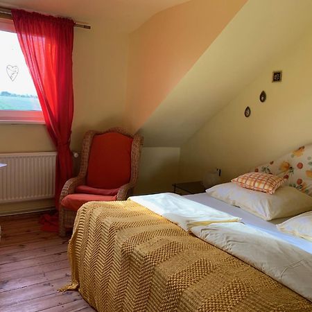 Vierseitenhof Hasenfelde - Ferienwohnung Feldblick Steinhofel Exteriör bild